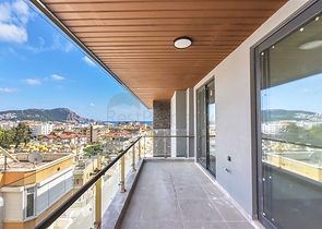 Penthouse with sea view in the heart of Alanya 