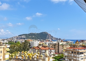 Penthouse with sea view in the heart of Alanya 