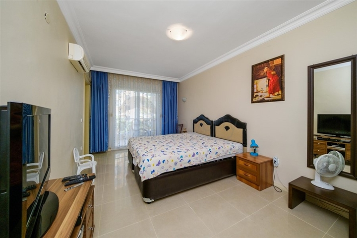 2+1 apartment in the Mahmutlar area within walking distance to the sea