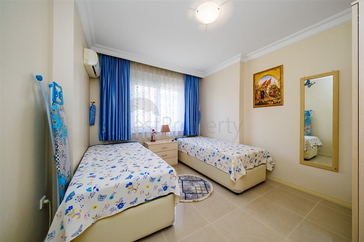 2+1 apartment in the Mahmutlar area within walking distance to the sea