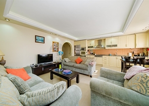 2+1 apartment in the Mahmutlar area within walking distance to the sea