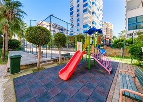 2+1 apartment in the Mahmutlar area within walking distance to the sea