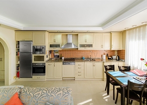 2+1 apartment in the Mahmutlar area within walking distance to the sea