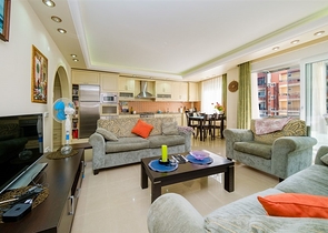 2+1 apartment in the Mahmutlar area within walking distance to the sea