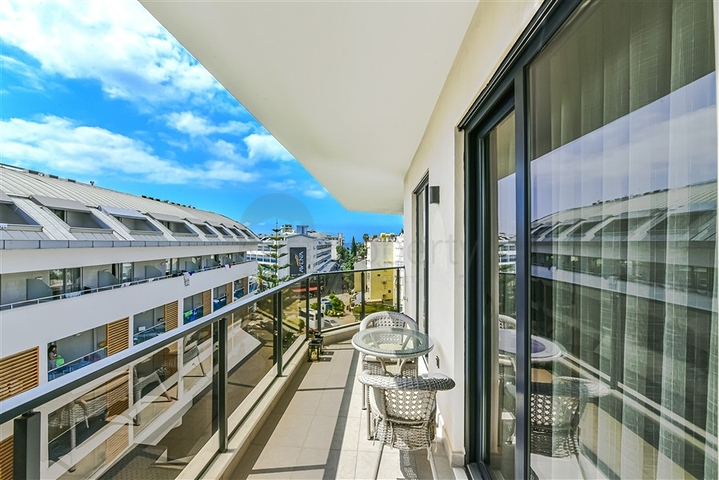 Luxury 3+1 penthouse in a prestigious area of Alanya with sea view