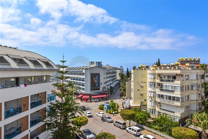 Luxury 3+1 penthouse in a prestigious area of Alanya with sea view