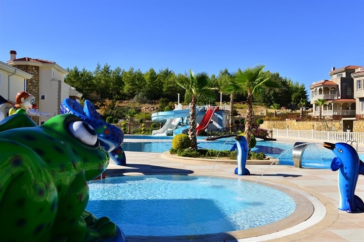 Luxury 4+1 Villa Near Incekum Beach | 290 m² Sea-View Residence