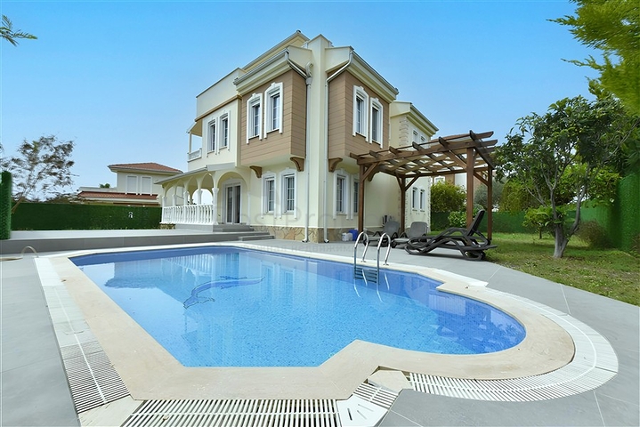 Luxury 4+1 Villa Near Incekum Beach | 290 m² Sea-View Residence