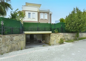 Luxury 4+1 Villa Near Incekum Beach | 290 m² Sea-View Residence