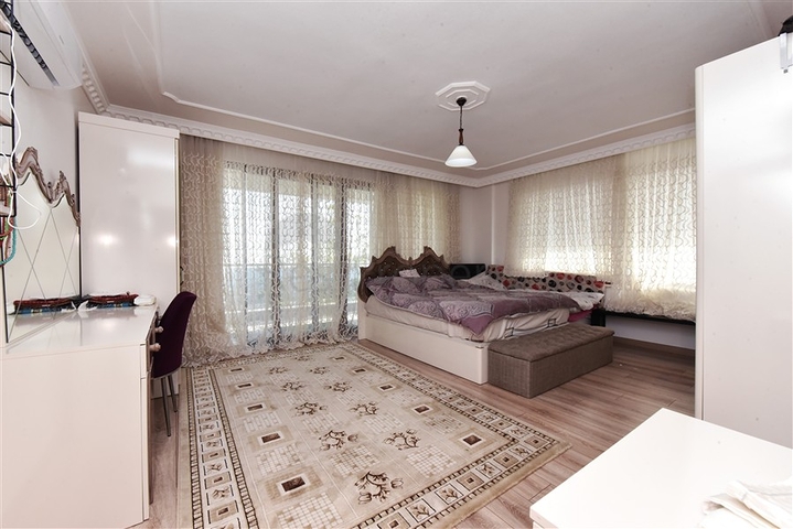 Spacious 11+2 villa with private plot and panoramic sea views