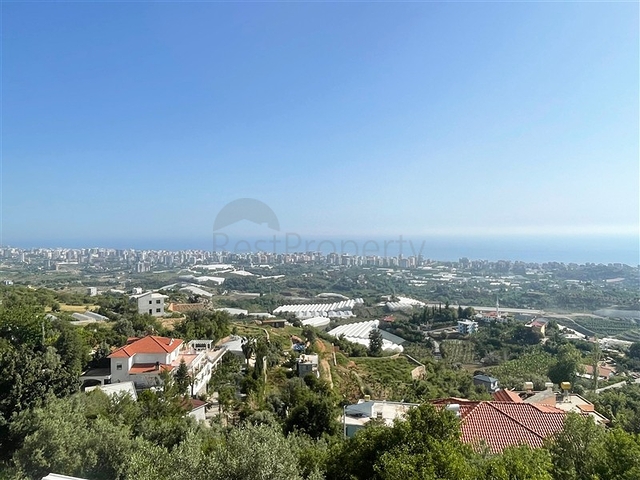 Spacious 11+2 villa with private plot and panoramic sea views