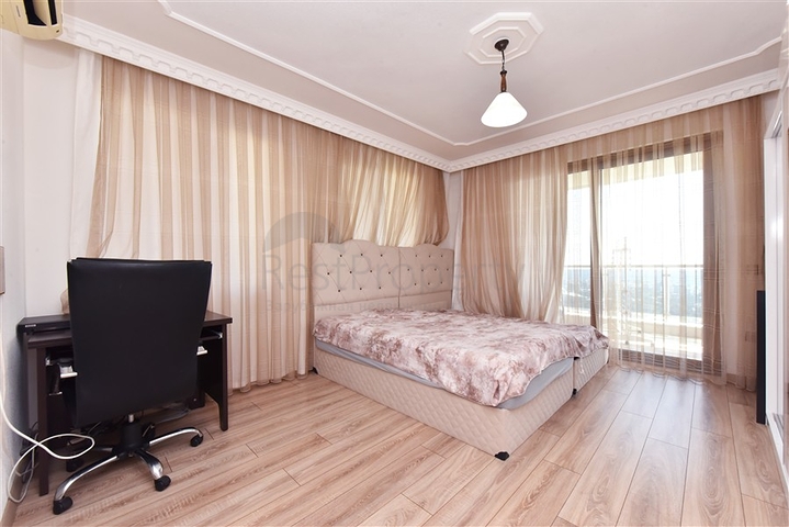 Spacious 11+2 villa with private plot and panoramic sea views