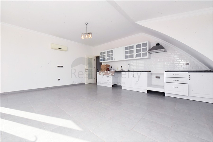 Spacious 11+2 villa with private plot and panoramic sea views