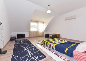 Spacious 11+2 villa with private plot and panoramic sea views