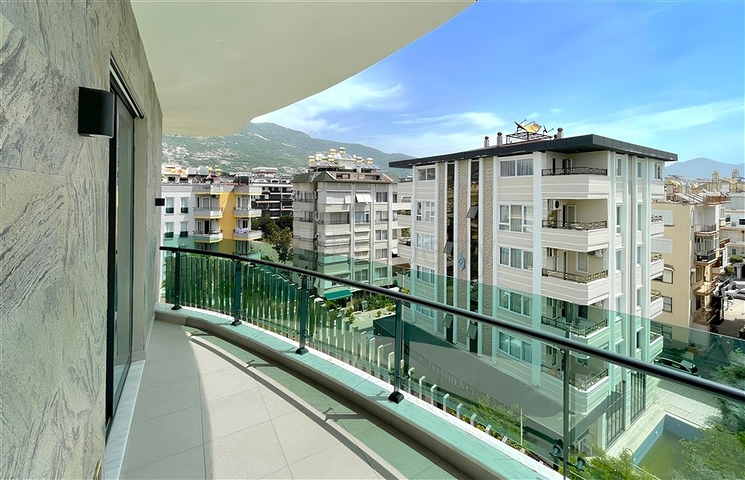 Modern 2+1 Penthouse for Rent in Central Alanya | 150 m to Beach