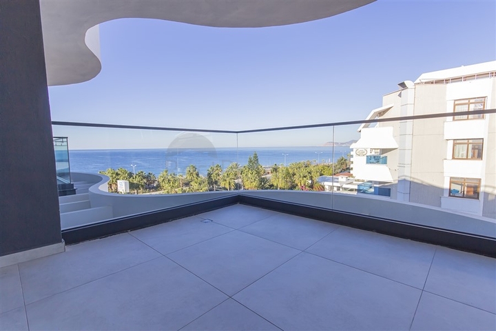 Luxury penthouse with sea view 50 meters from the sea