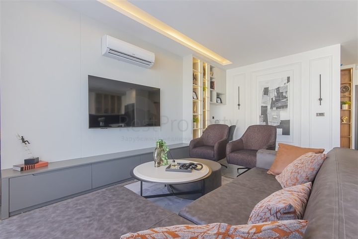 Luxury penthouse with sea view 50 meters from the sea