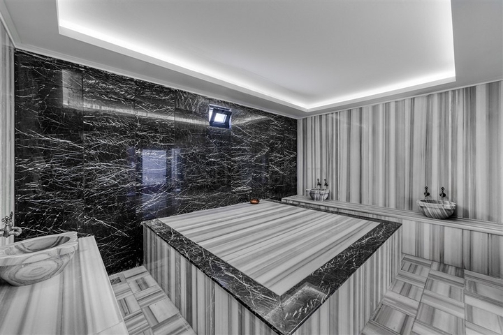 Luxury penthouse with sea view 50 meters from the sea