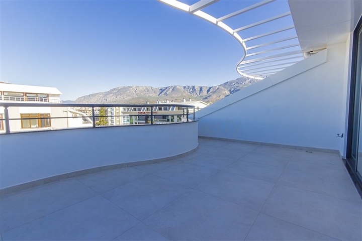 Luxury penthouse with sea view 50 meters from the sea