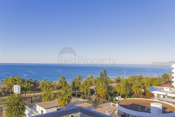 Luxury penthouse with sea view 50 meters from the sea