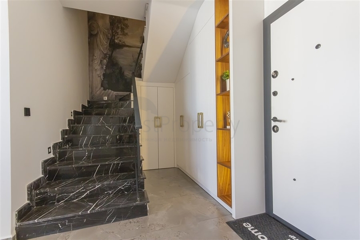 Luxury penthouse with sea view 50 meters from the sea