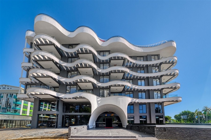 Luxury penthouse with sea view 50 meters from the sea