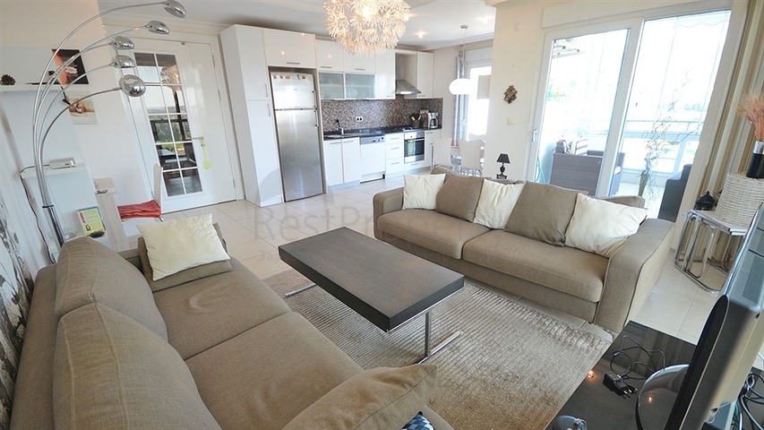 Spacious 4+2 apartment in a complex with luxury infrastructure in Alanya