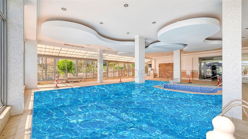 Spacious 4+2 apartment in a complex with luxury infrastructure in Alanya