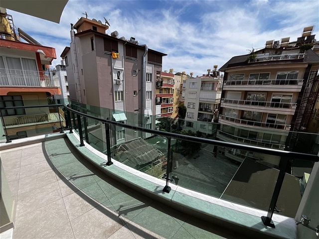 Furnished 2+1 Apartment in Central Alanya | 150 m to Private Beach