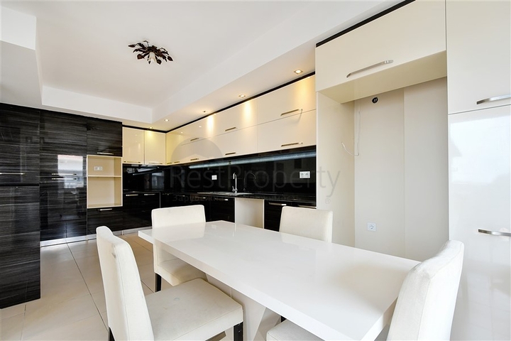 Spacious 4+1 Penthouse in Oba, Alanya | 240 m² with Large Terrace