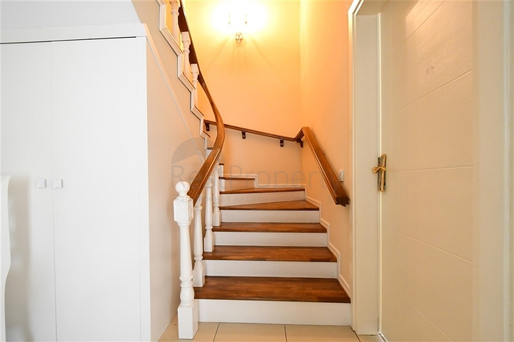 Spacious 4+1 Penthouse in Oba, Alanya | 240 m² with Large Terrace