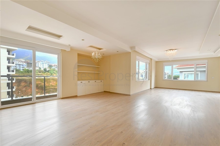 Spacious 4+1 Penthouse in Oba, Alanya | 240 m² with Large Terrace
