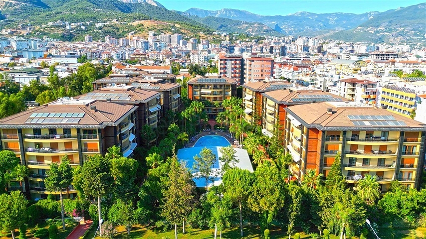 Spacious 2+1 Apartment in Central Alanya — 110 m², Resort Complex