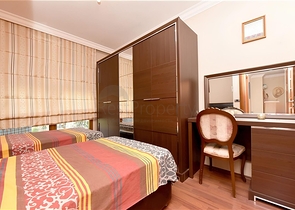 Spacious 2+1 Apartment in Central Alanya — 110 m², Resort Complex