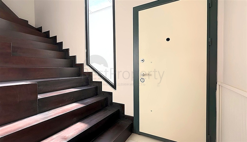 Modern duplex 2+1 with garden in a complex by the sea 