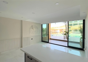 Modern duplex 2+1 with garden in a complex by the sea 