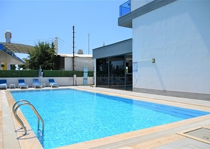 A modern apartment by the sea in Karkizhak is the perfect combination of comfort and location