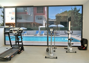 A modern apartment by the sea in Karkizhak is the perfect combination of comfort and location