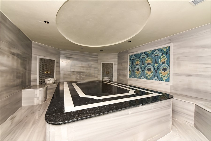 Cozy apartment with rich infrastructure in the very center of Alanya