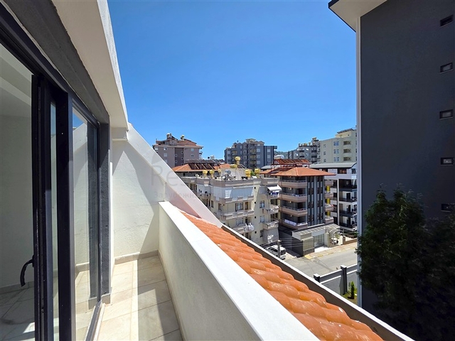 Spacious 3+1 duplex in the center of Alanya — style, comfort and walking distance to the sea