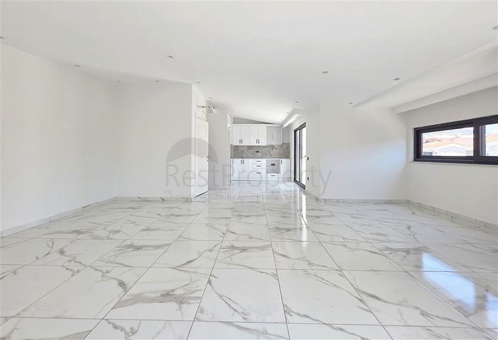 Spacious 3+1 duplex in the center of Alanya — style, comfort and walking distance to the sea