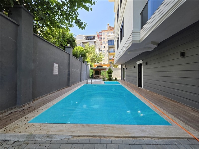 Spacious 3+1 duplex in the center of Alanya — style, comfort and walking distance to the sea