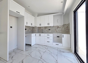 Spacious 3+1 duplex in the center of Alanya — style, comfort and walking distance to the sea