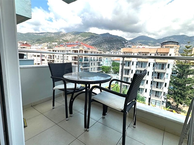 Furnished 2+1 Apartment in Cleopatra, Alanya — 250 m to the Beach