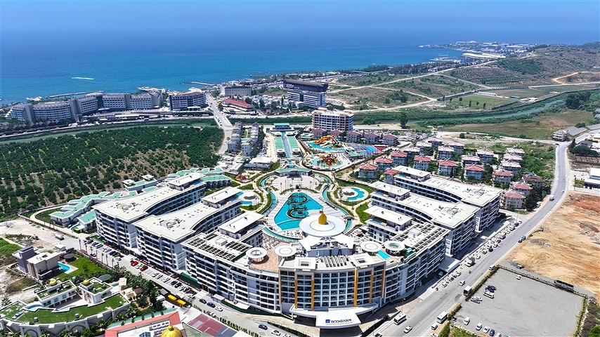 Luxury apartment by the sea with developed infrastructure in Turkler Luxury apartment by the sea with developed infrastructure in Turkler