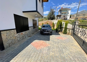 Spacious 3+1 Villa with Garden in Gazipaşa, Alanya – 215 m²