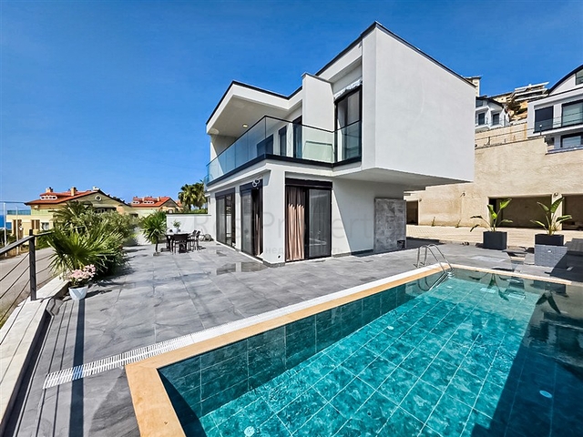 Modern villa with sea view, surrounded by nature and premium comfort