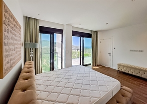 Modern villa with sea view, surrounded by nature and premium comfort