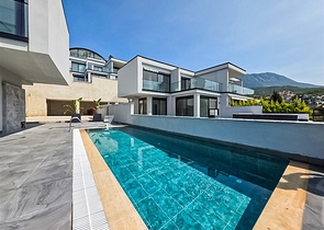 Modern villa with sea view, surrounded by nature and premium comfort