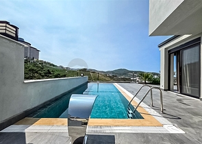 Modern villa with sea view, surrounded by nature and premium comfort